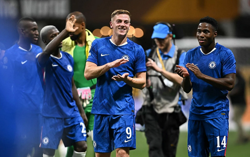 liam-delap-ra-mat-khong-nhu-mo-hang-cong-chelsea-lo-van-de